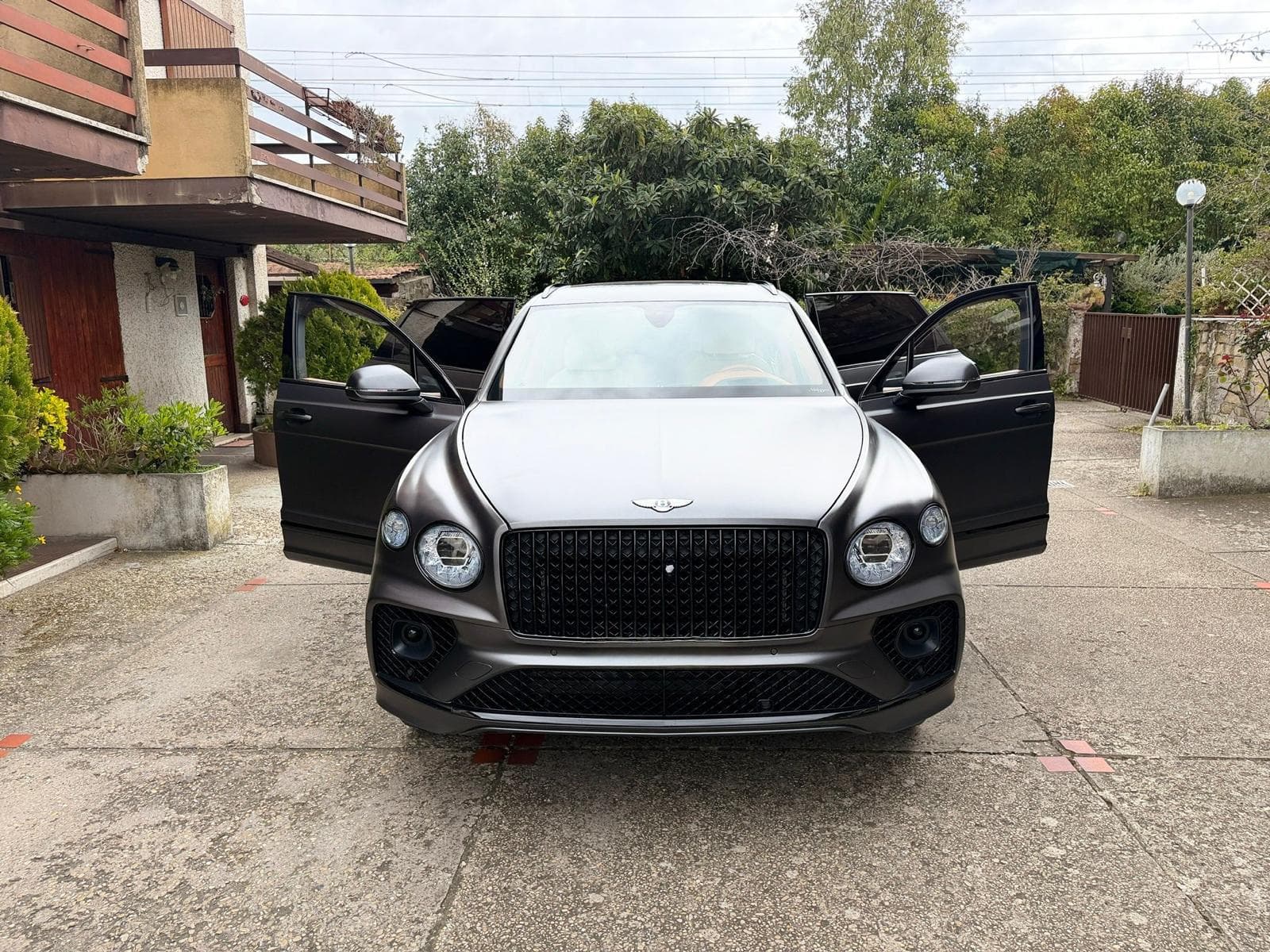 Bentley Bentayga: 7
