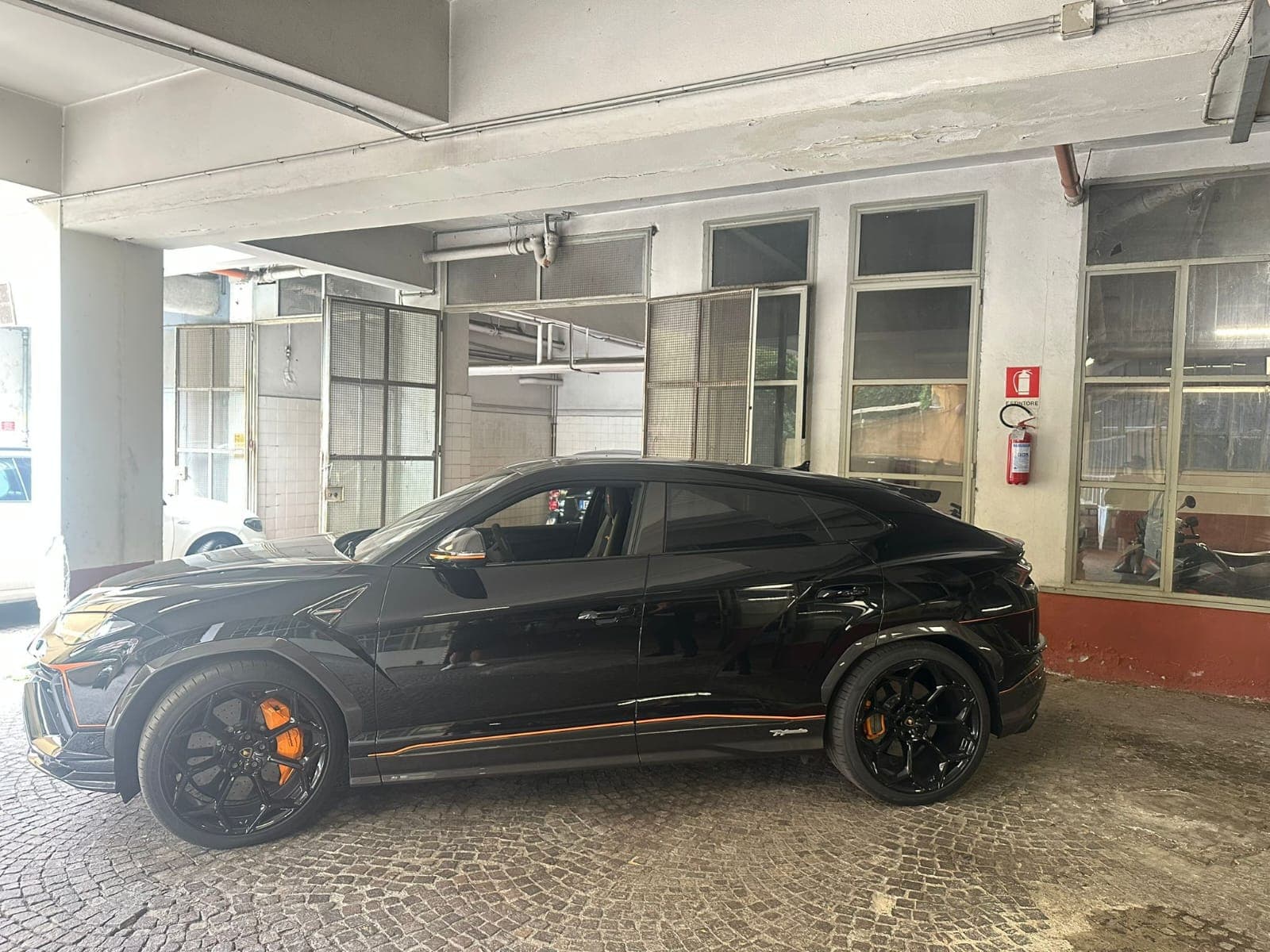 Lamborghini Urus: 2