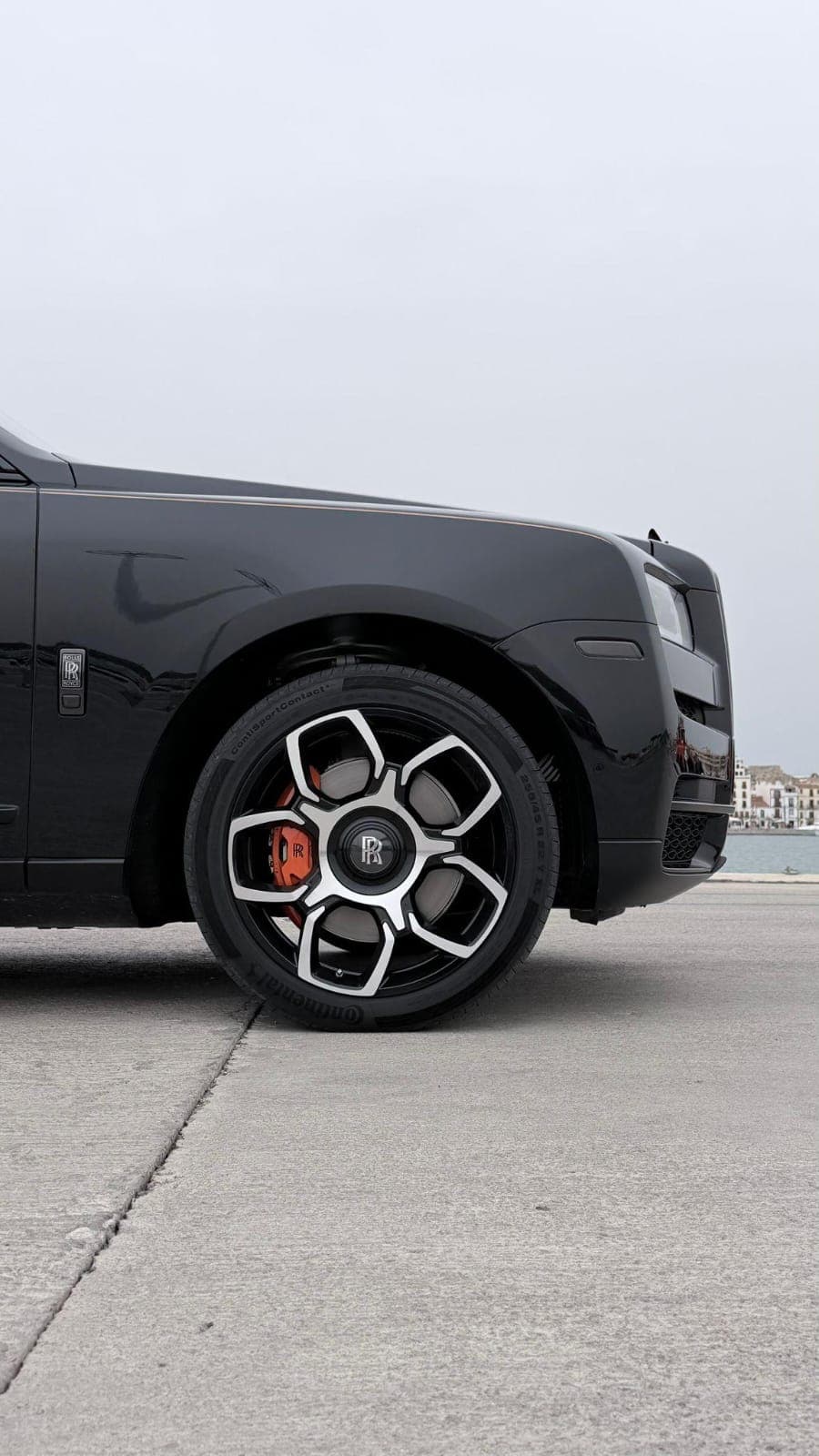 Rolls-Royce Cullinan: 3