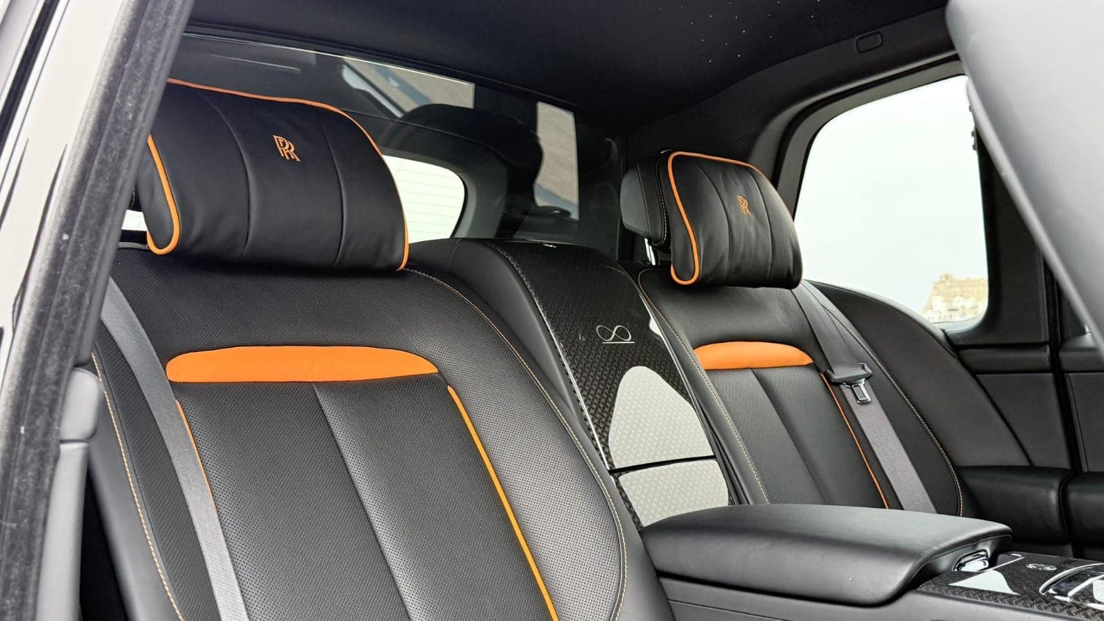 Rolls-Royce Cullinan: 7