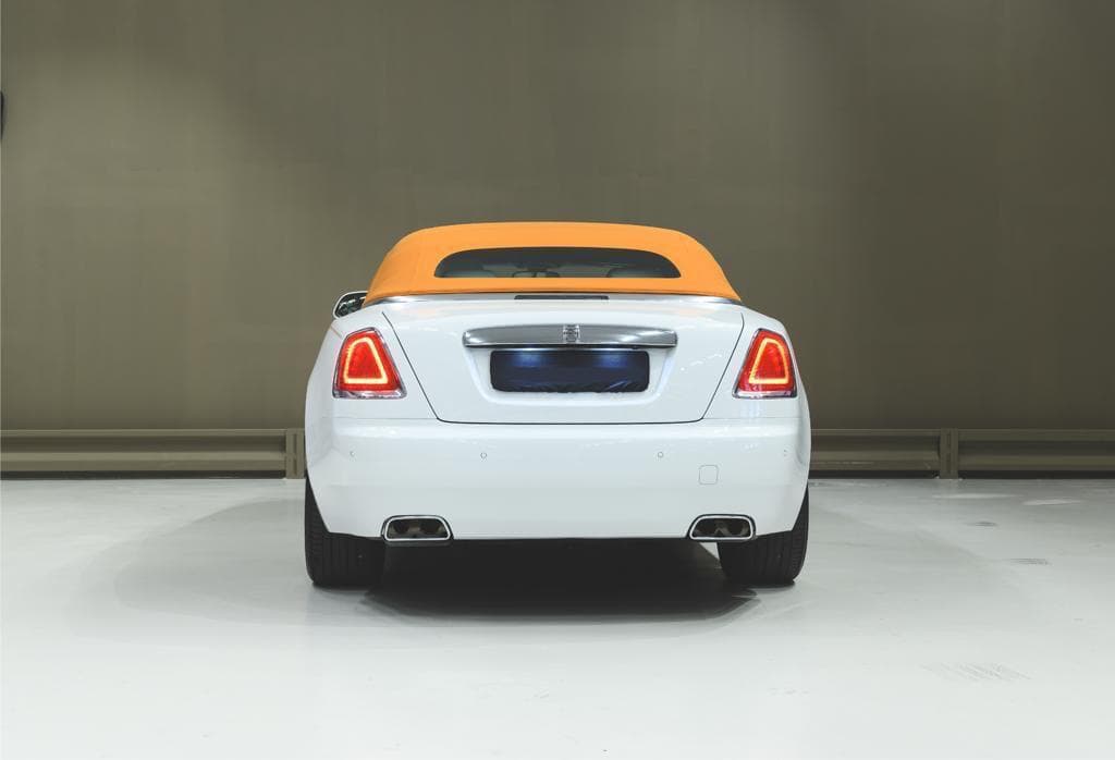 Rolls-Royce Dawn: 4