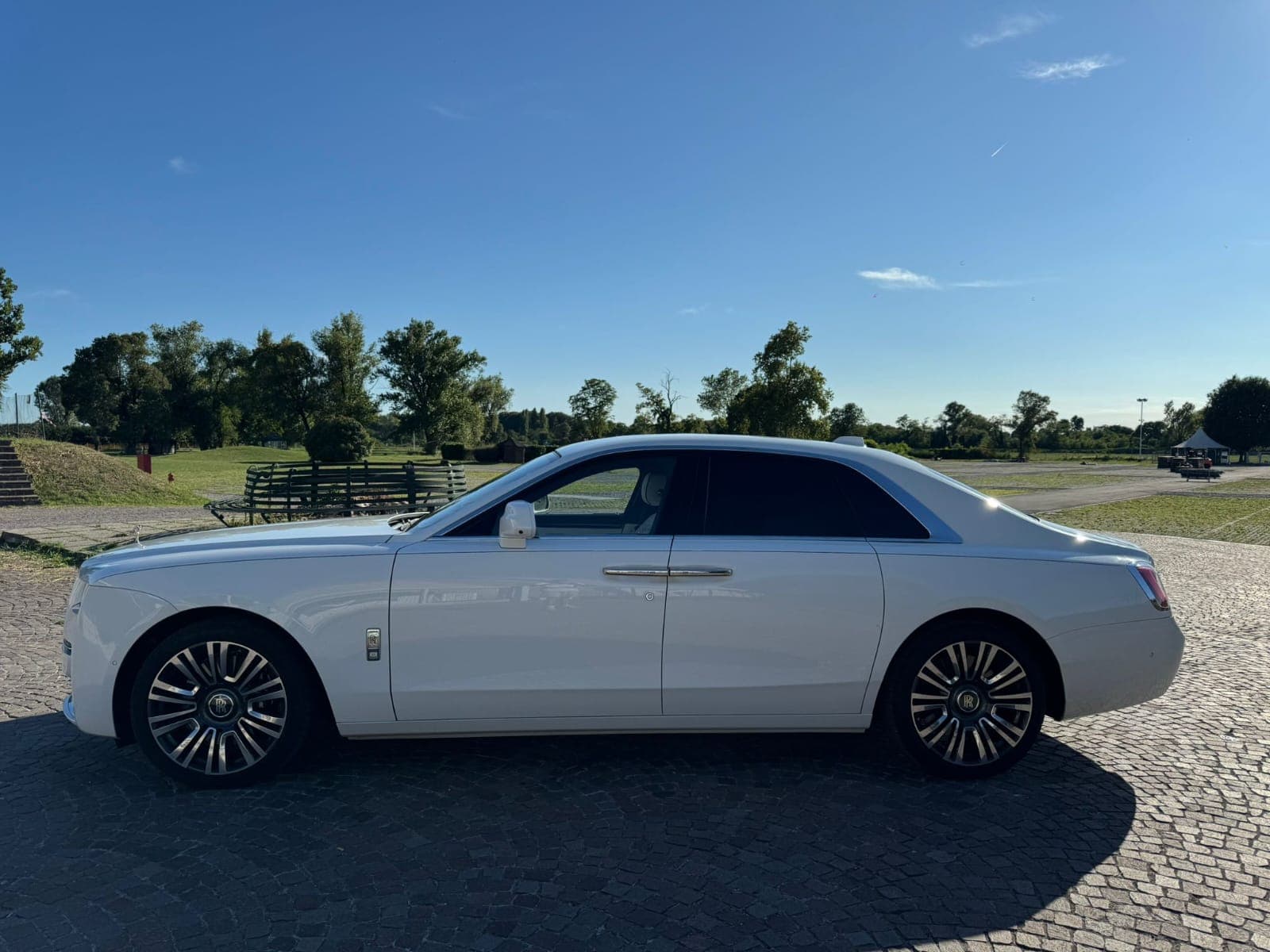 Rolls-Royce Ghost: 2