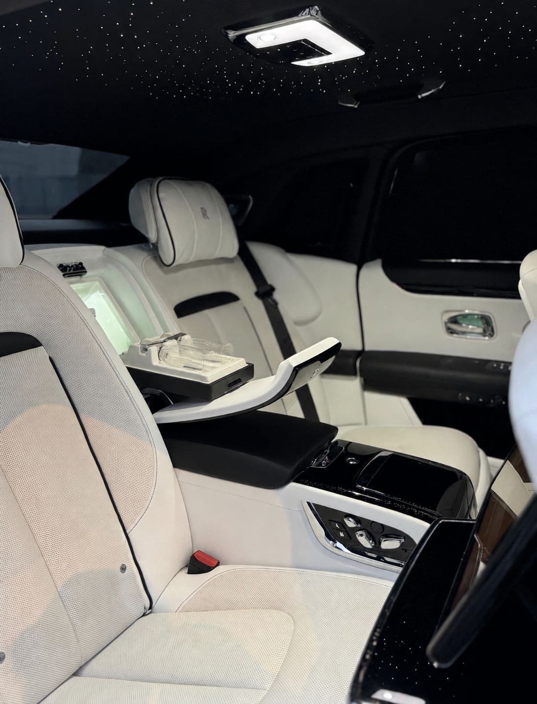 Rolls-Royce Ghost: 3