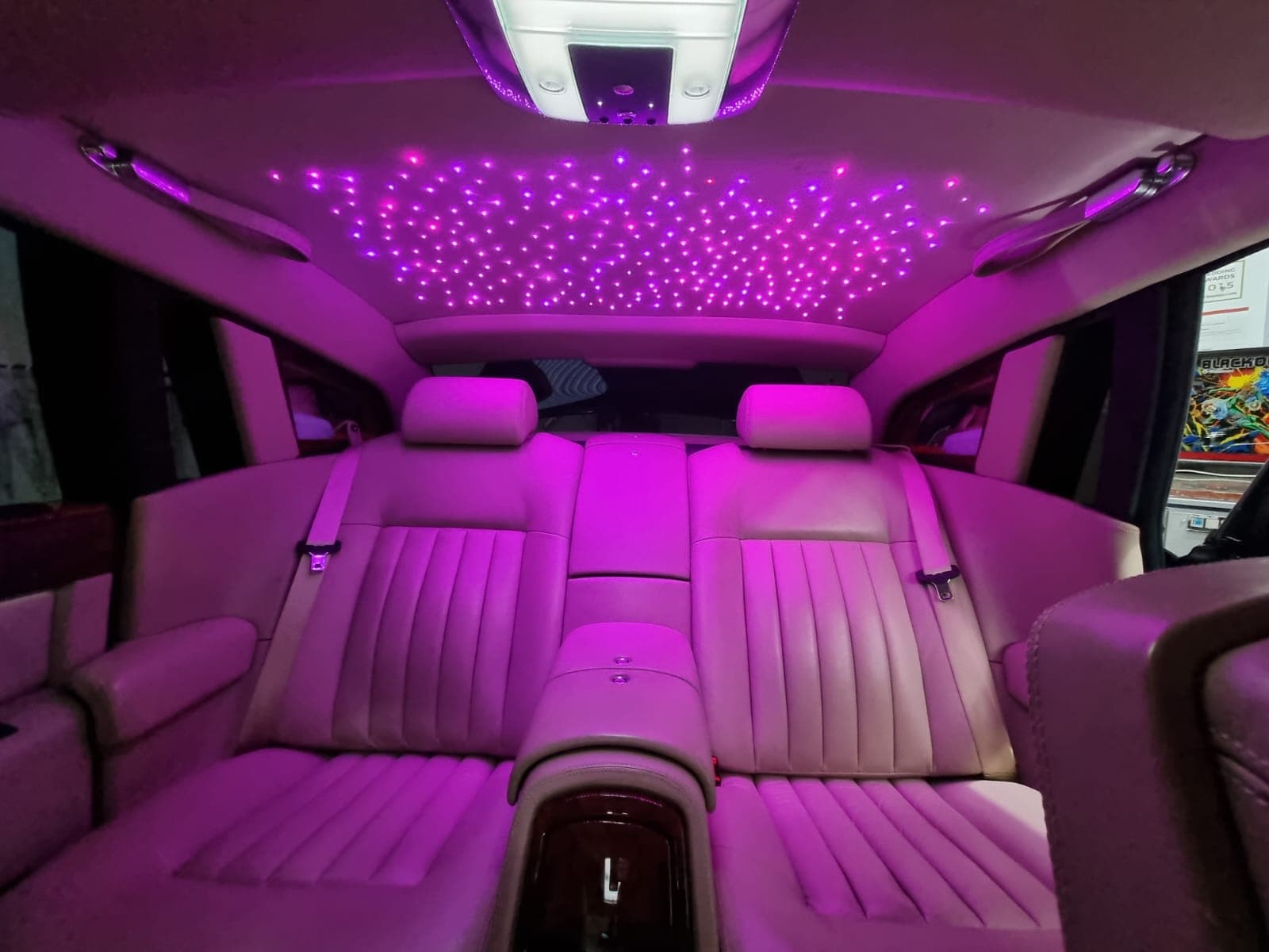 Rolls-Royce Phantom: 8