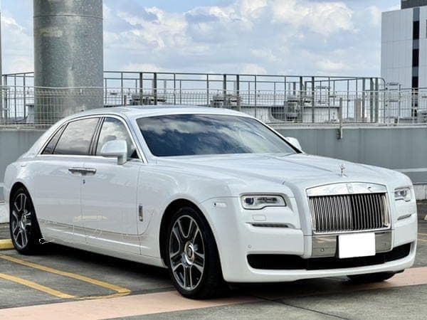 Rolls-Royce Phantom: 4