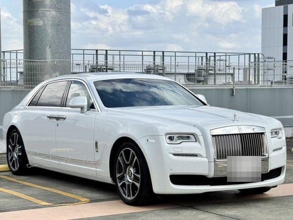 Rolls-Royce Phantom: 4