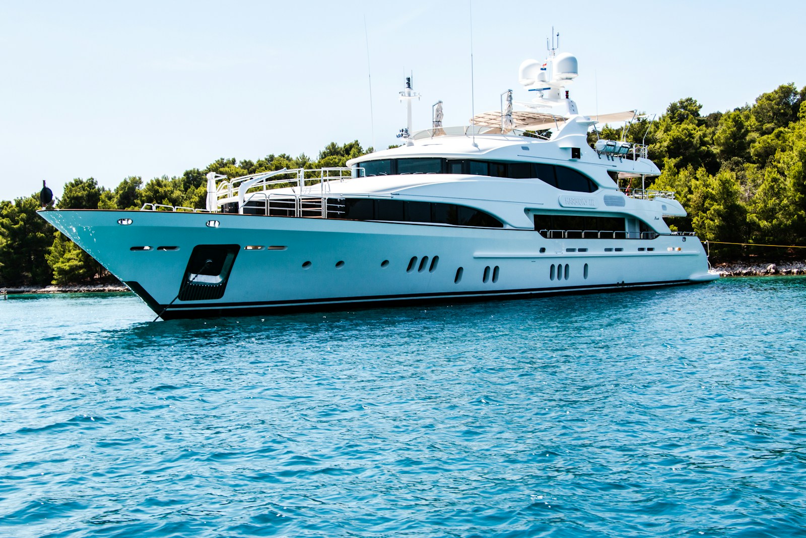 Luxury yacht on Mediterranean waters | FFGR Italia