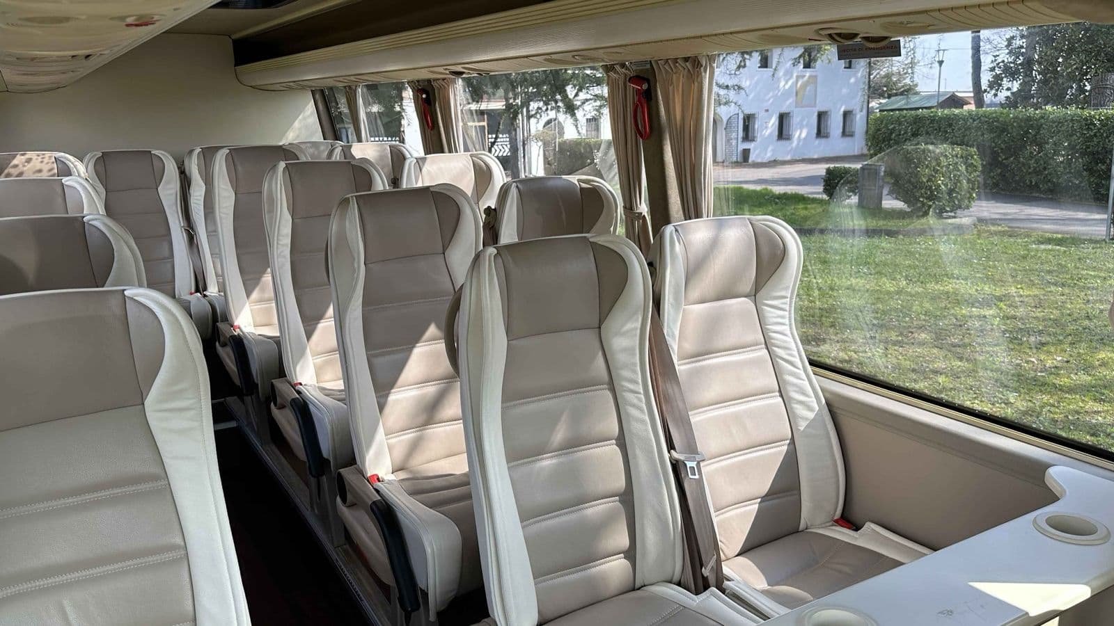 Luxury group transport Italy